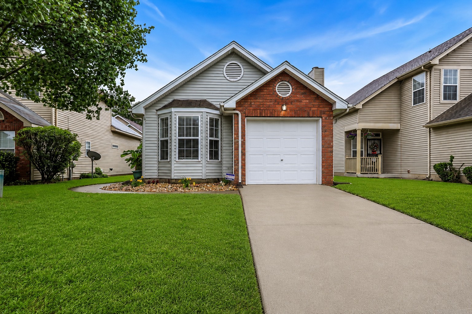 1111 Wembley Dr Property Photo 1