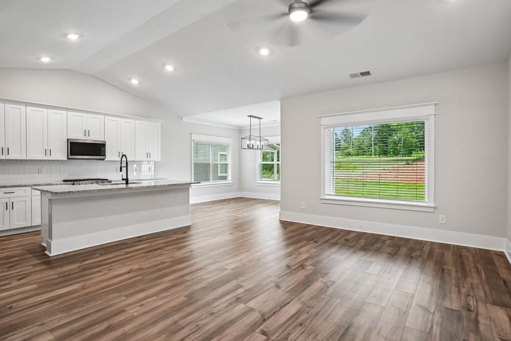 604 Silver Trace Property Photo 18