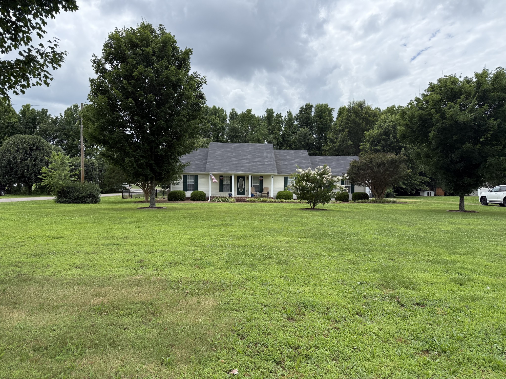 28 Long Meadow Dr Property Photo 4
