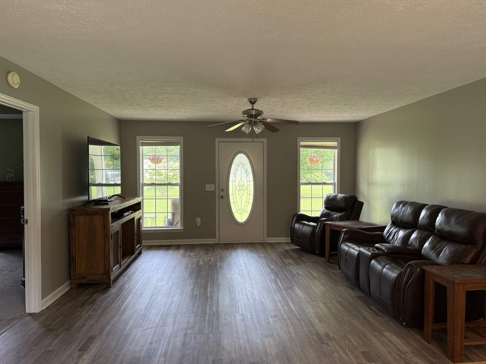 28 Long Meadow Dr Property Photo 6