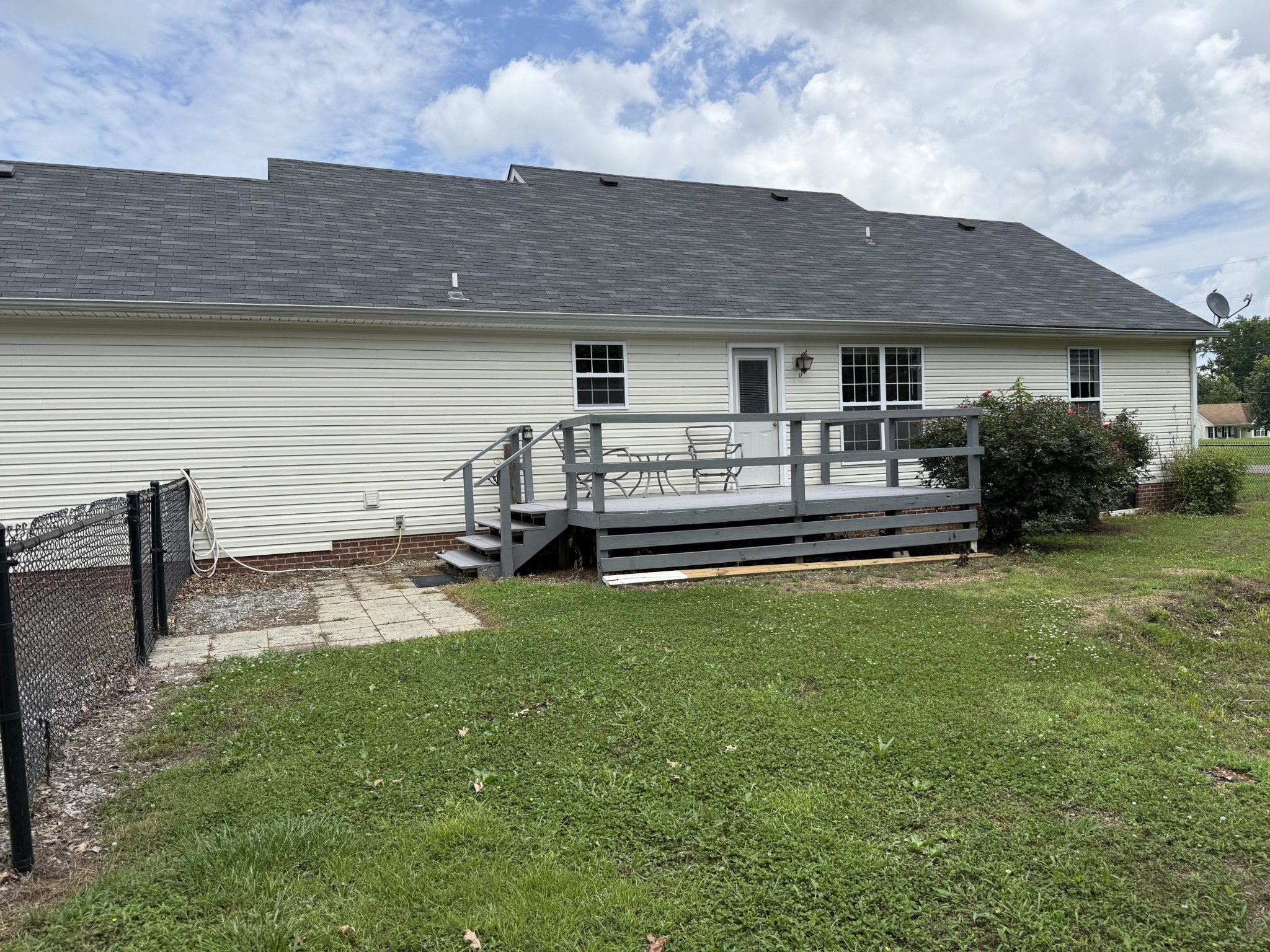 28 Long Meadow Dr Property Photo 21