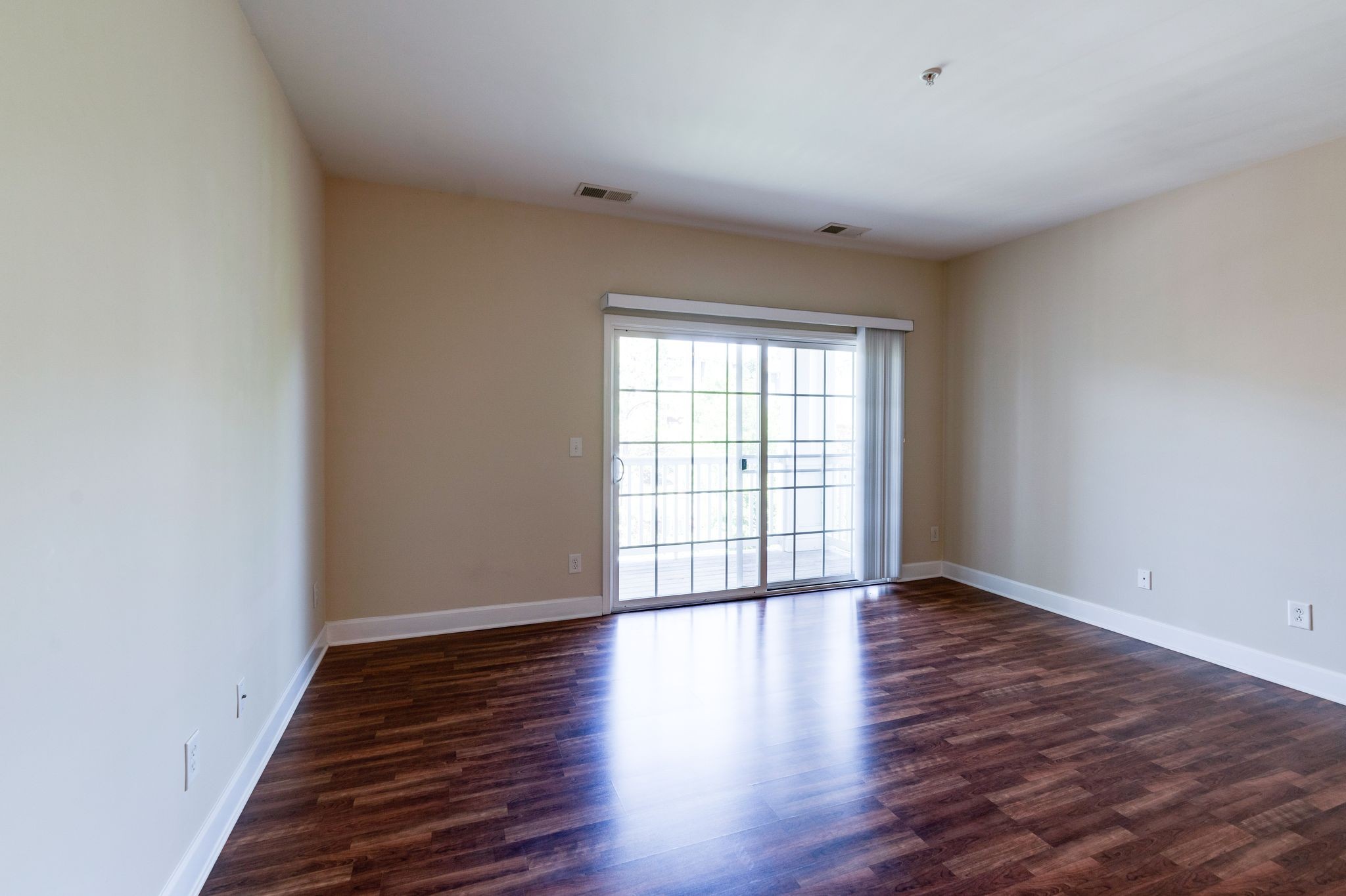8511 Burnham Ln Property Photo 4