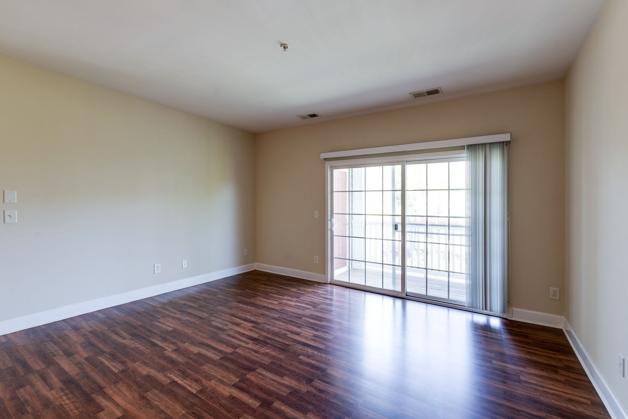 8511 Burnham Ln Property Photo 5