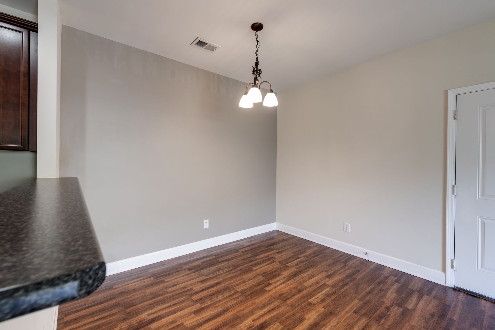 8511 Burnham Ln Property Photo 7