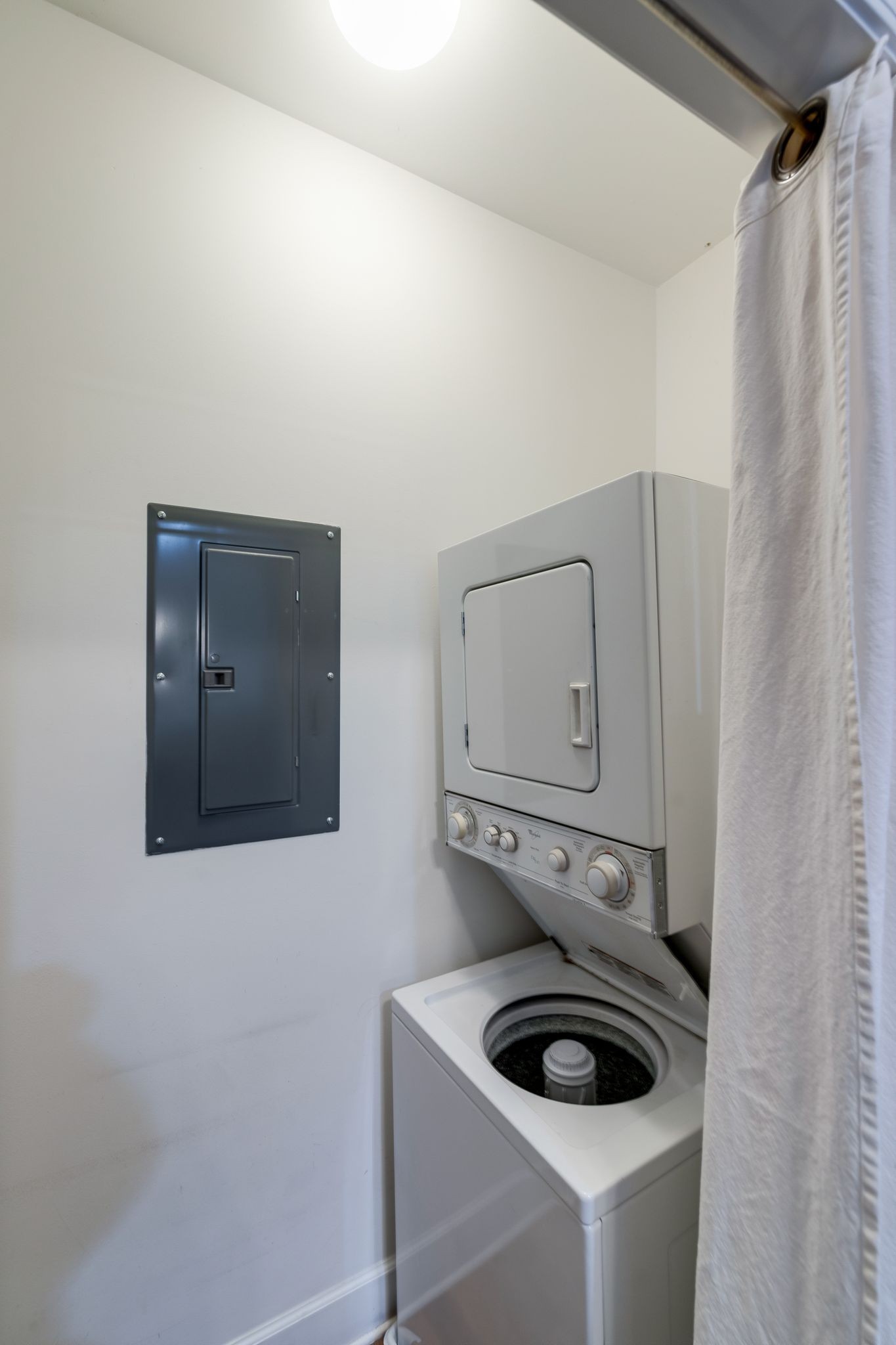 8511 Burnham Ln Property Photo 12