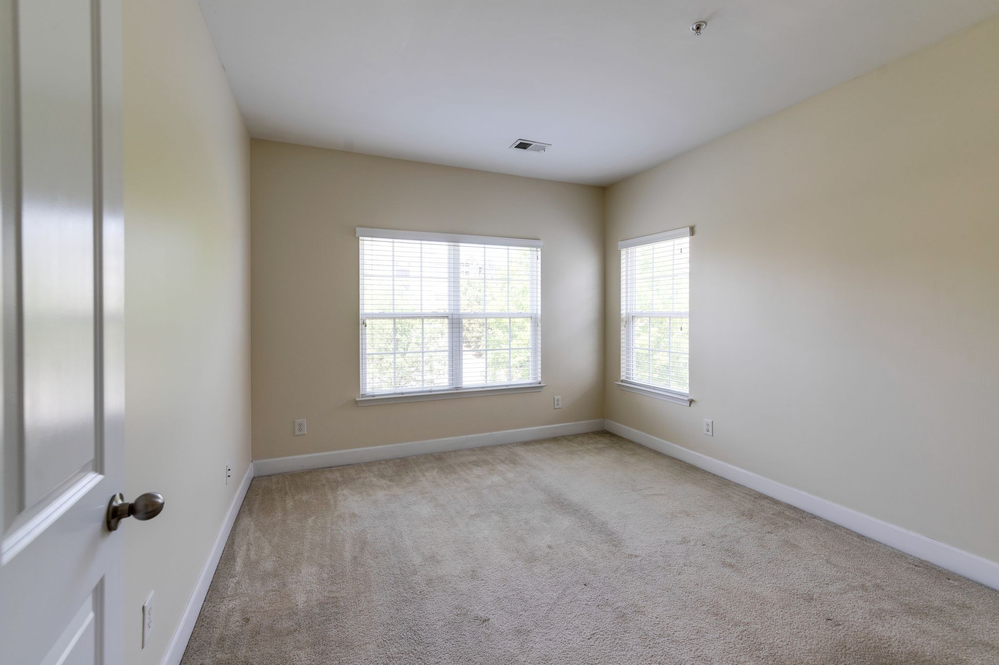 8511 Burnham Ln Property Photo 15