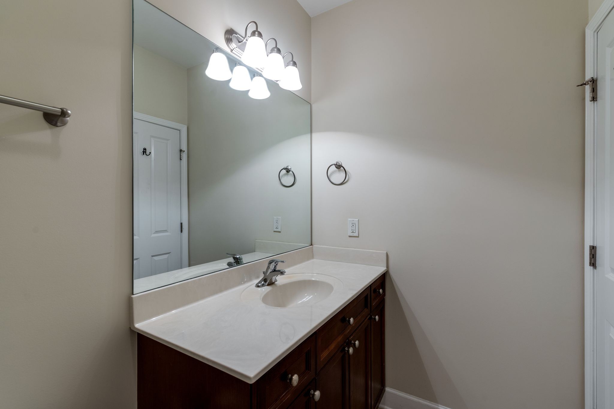 8511 Burnham Ln Property Photo 22