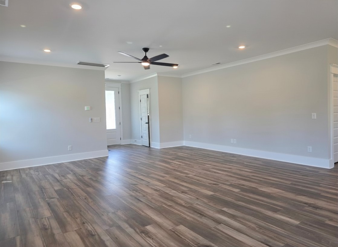 332 Springbrook Blvd Property Photo 5