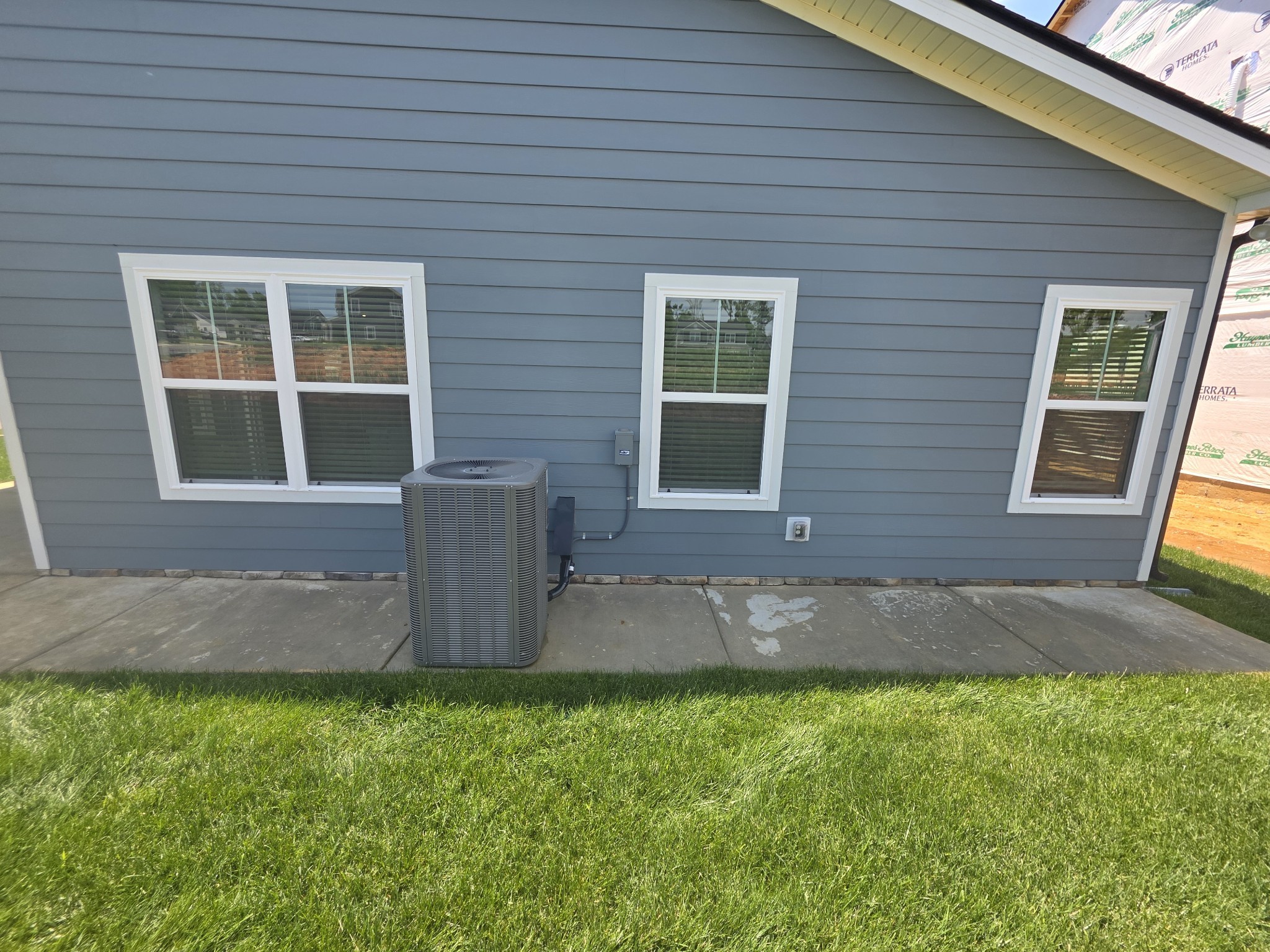 332 Springbrook Blvd Property Photo 40
