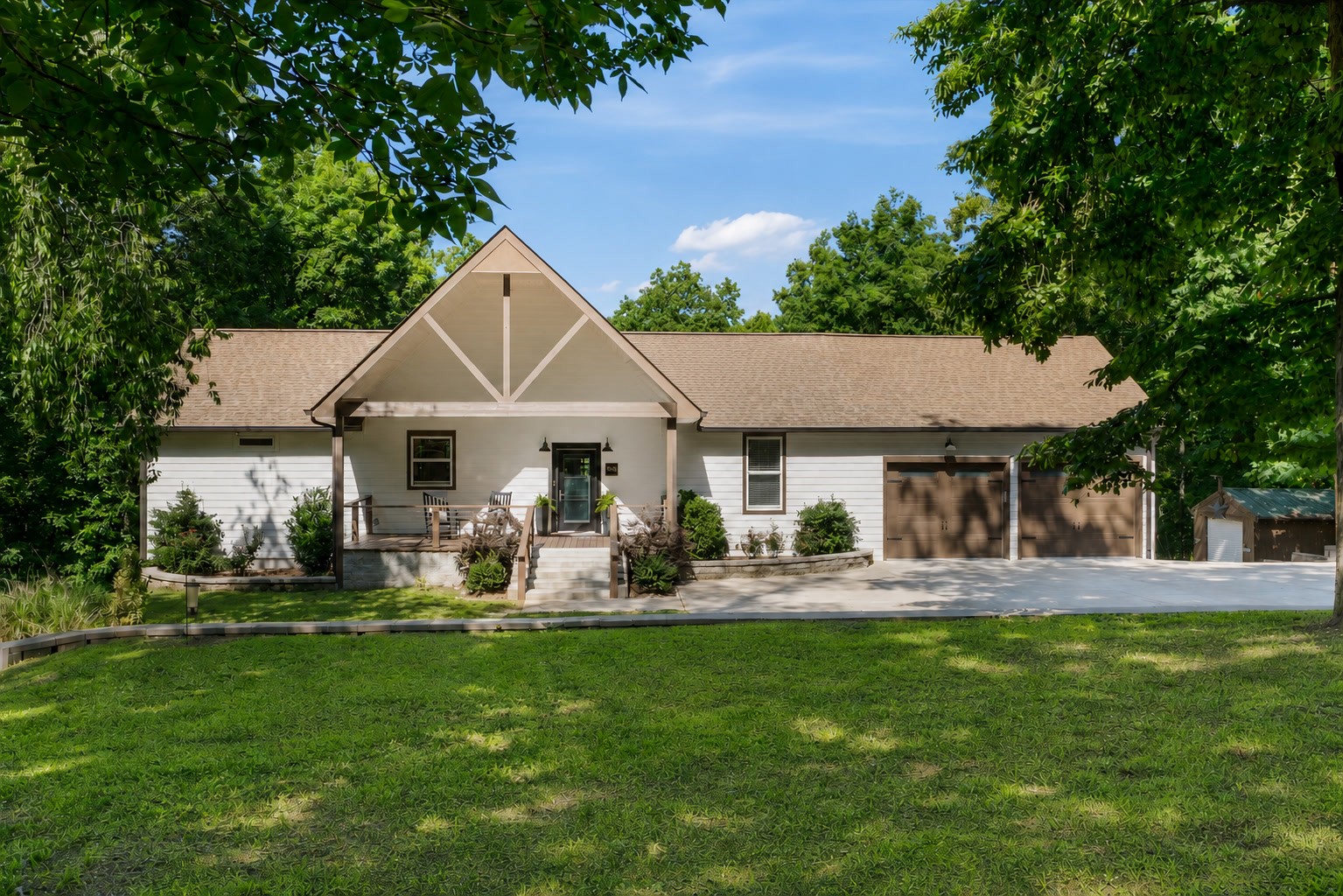 7865 Barnhill Rd Property Photo 1
