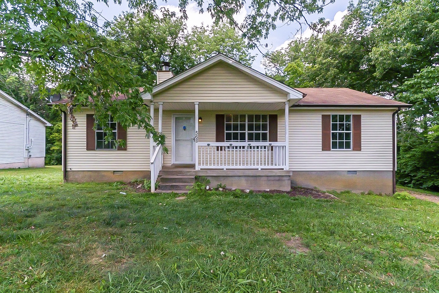 568 Woodcrest Dr