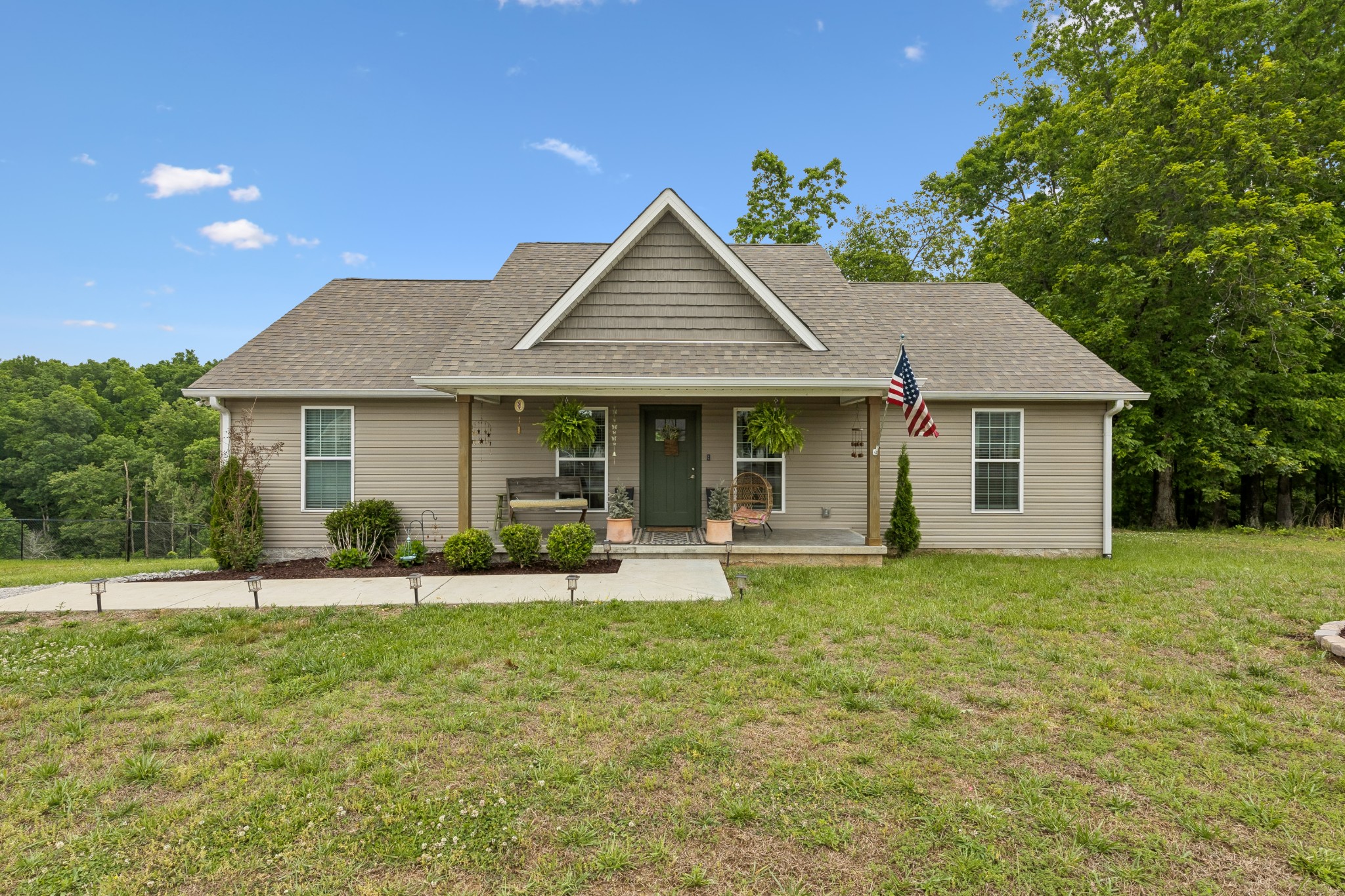 206 Poling Dr Property Photo 1