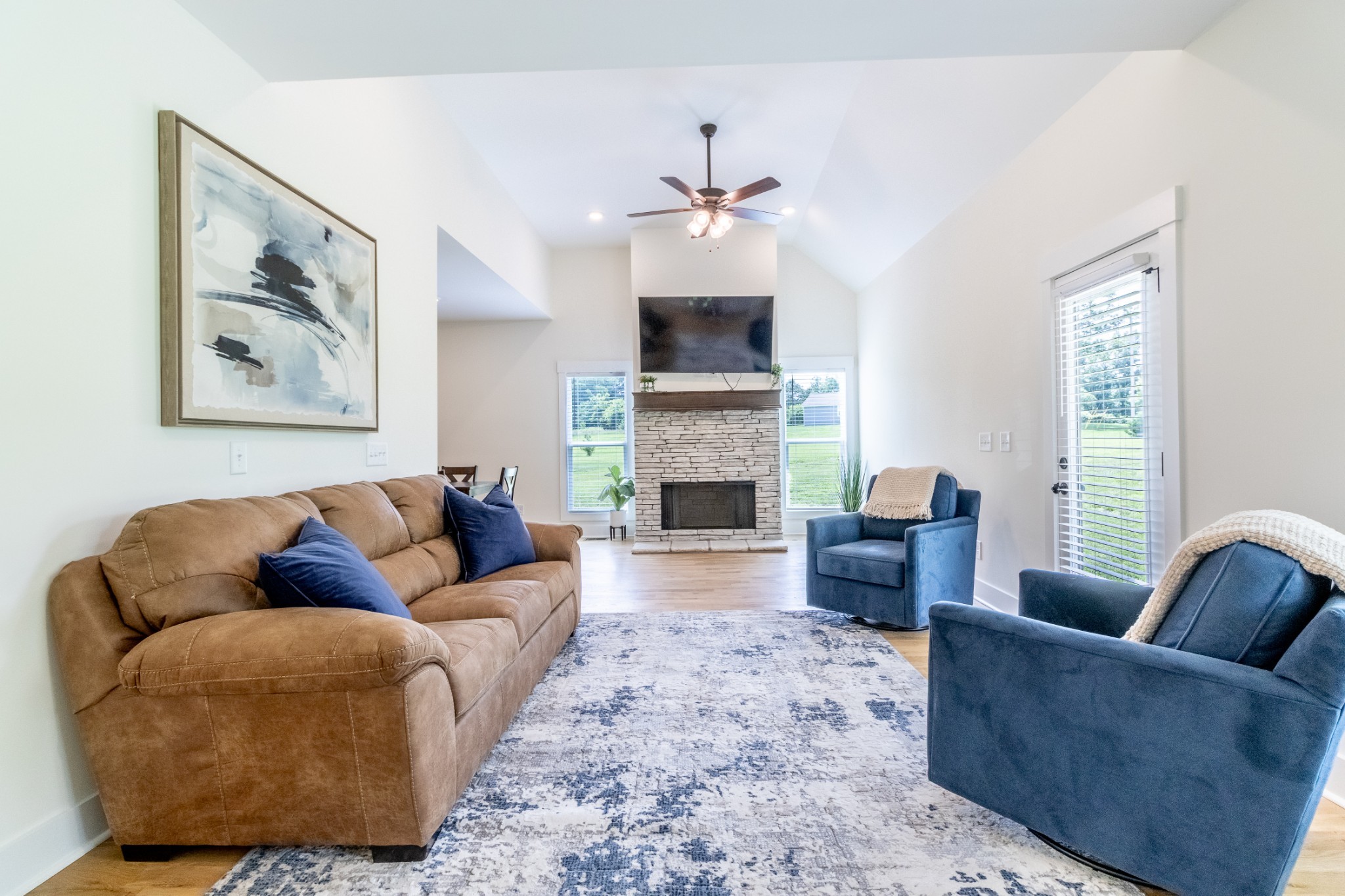 2094 Beverly Ct Property Photo 1