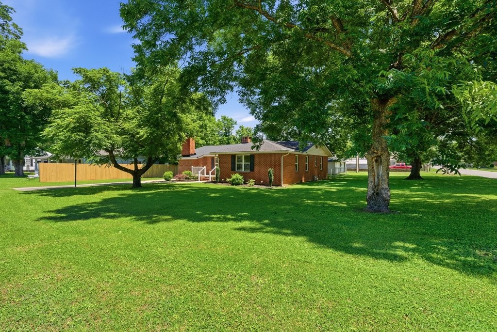 1819 Hamilton Ave Property Photo 3