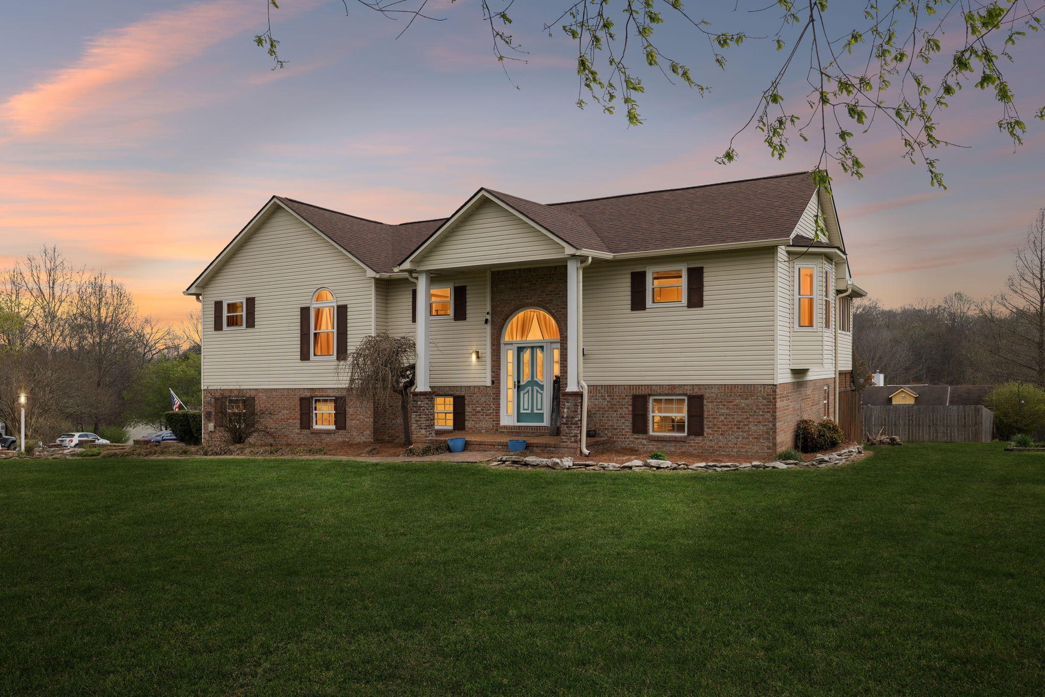 97 Oak Valley Dr
