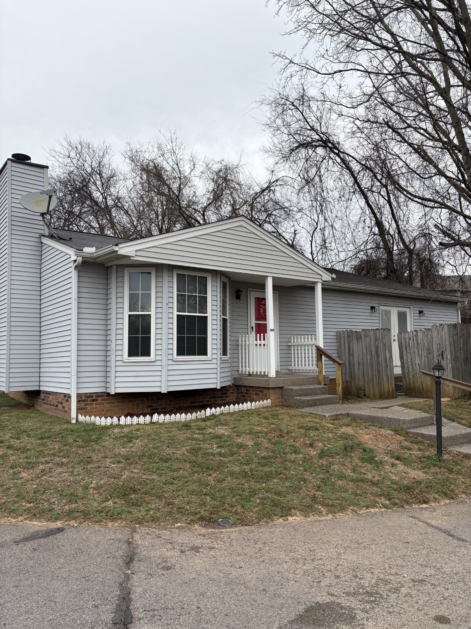 808 Patio Ct Property Photo 1