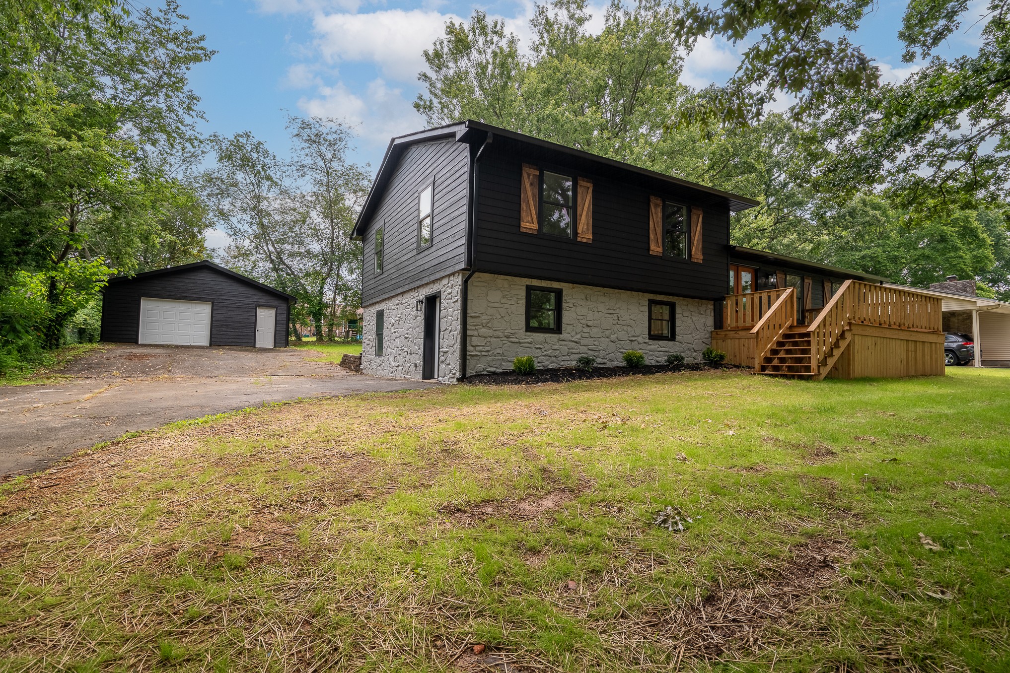 1615 Deer Hollow Dr Property Photo 1