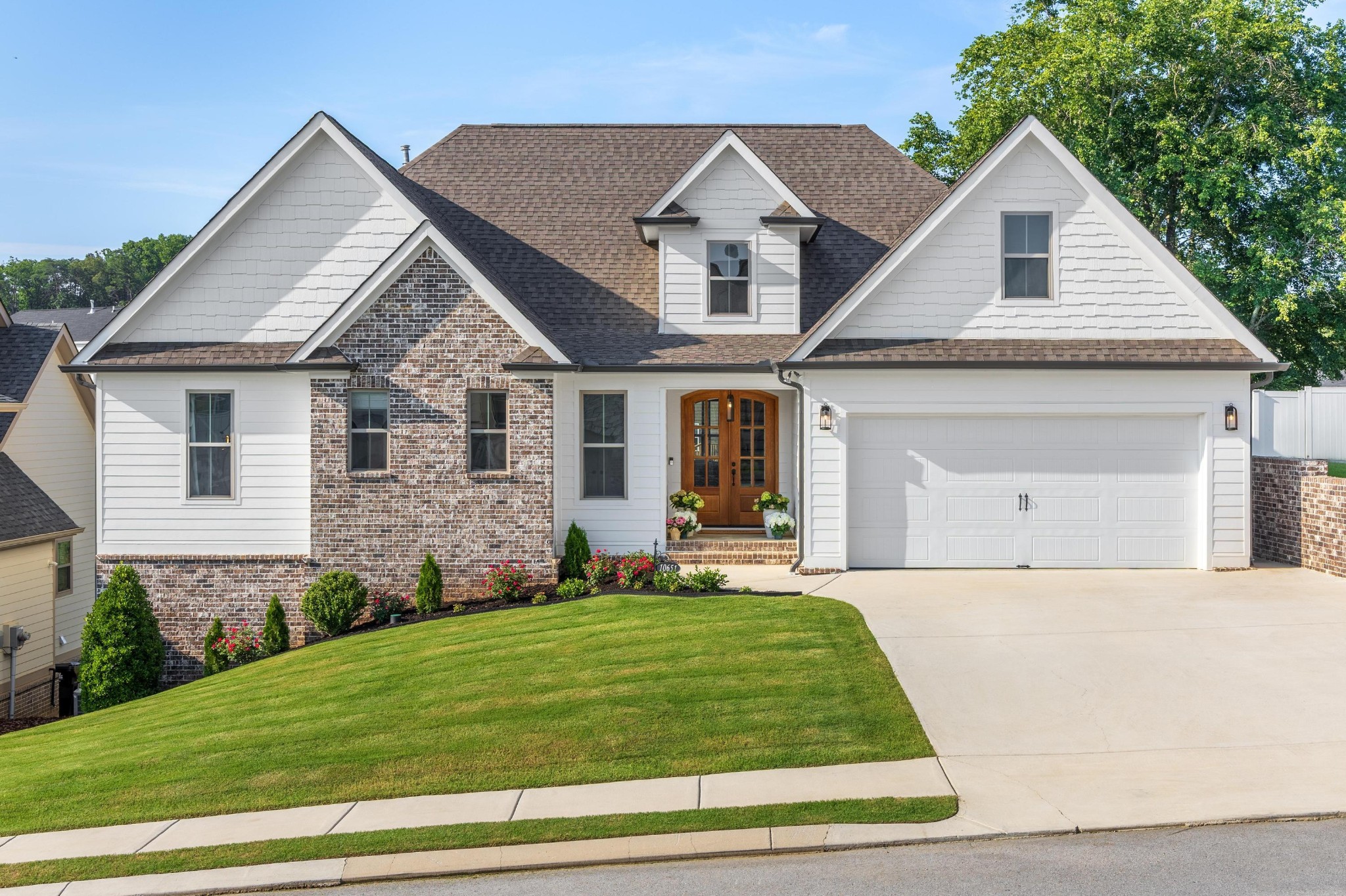 10651 Flicker Way Property Photo 4