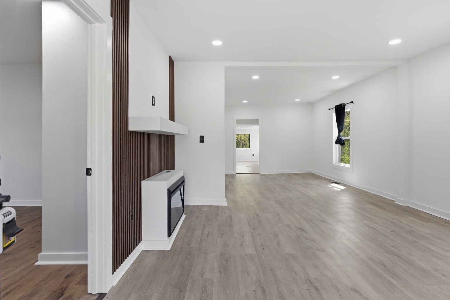 206 Winding Way Property Photo 7