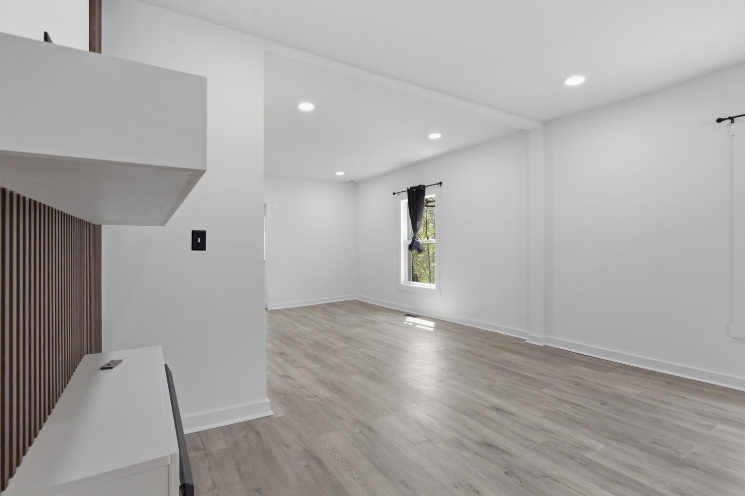 206 Winding Way Property Photo 13