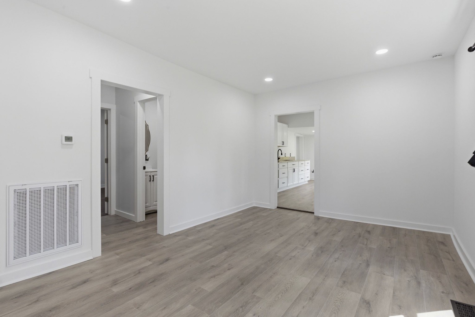 206 Winding Way Property Photo 14