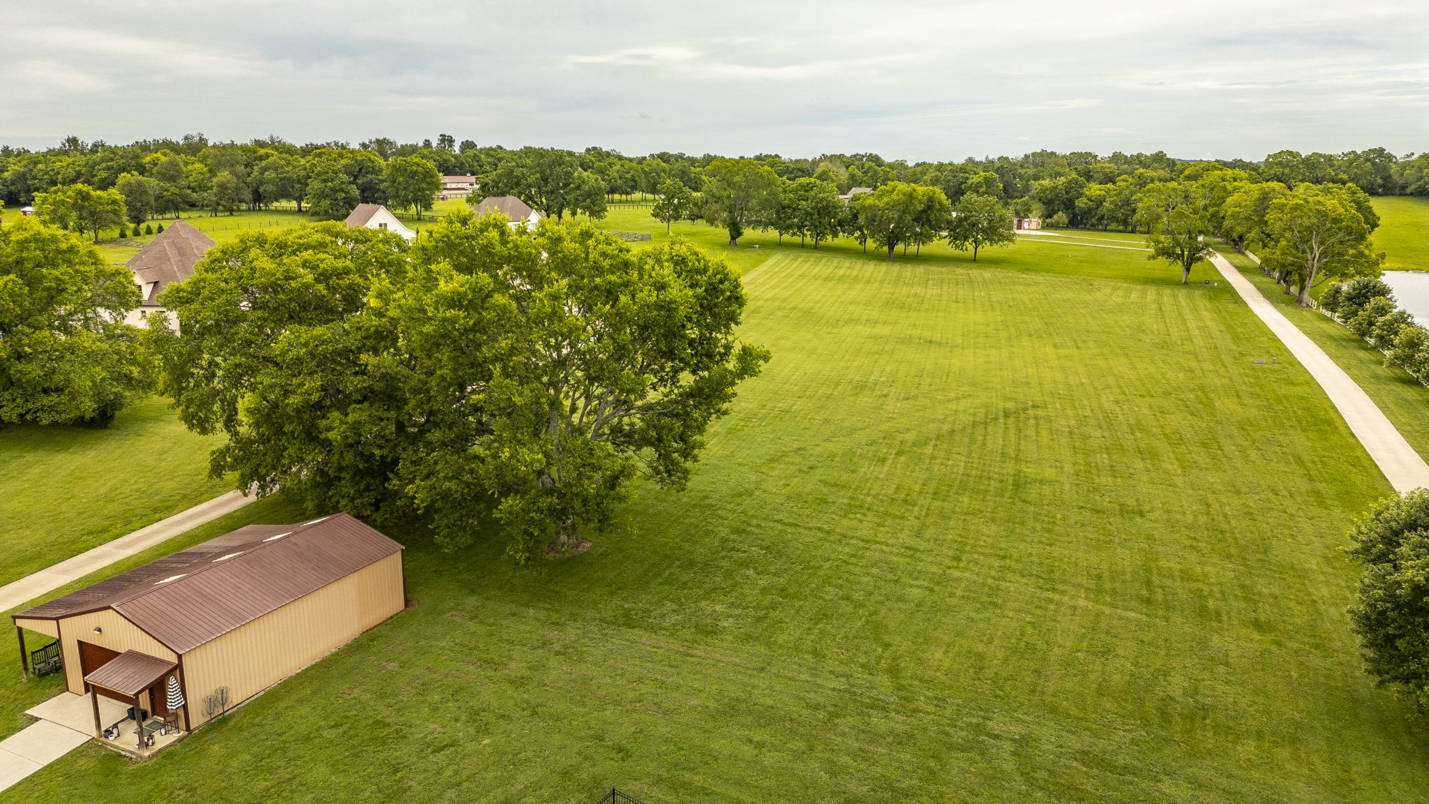 835 Douglas Bend Rd Property Photo 13