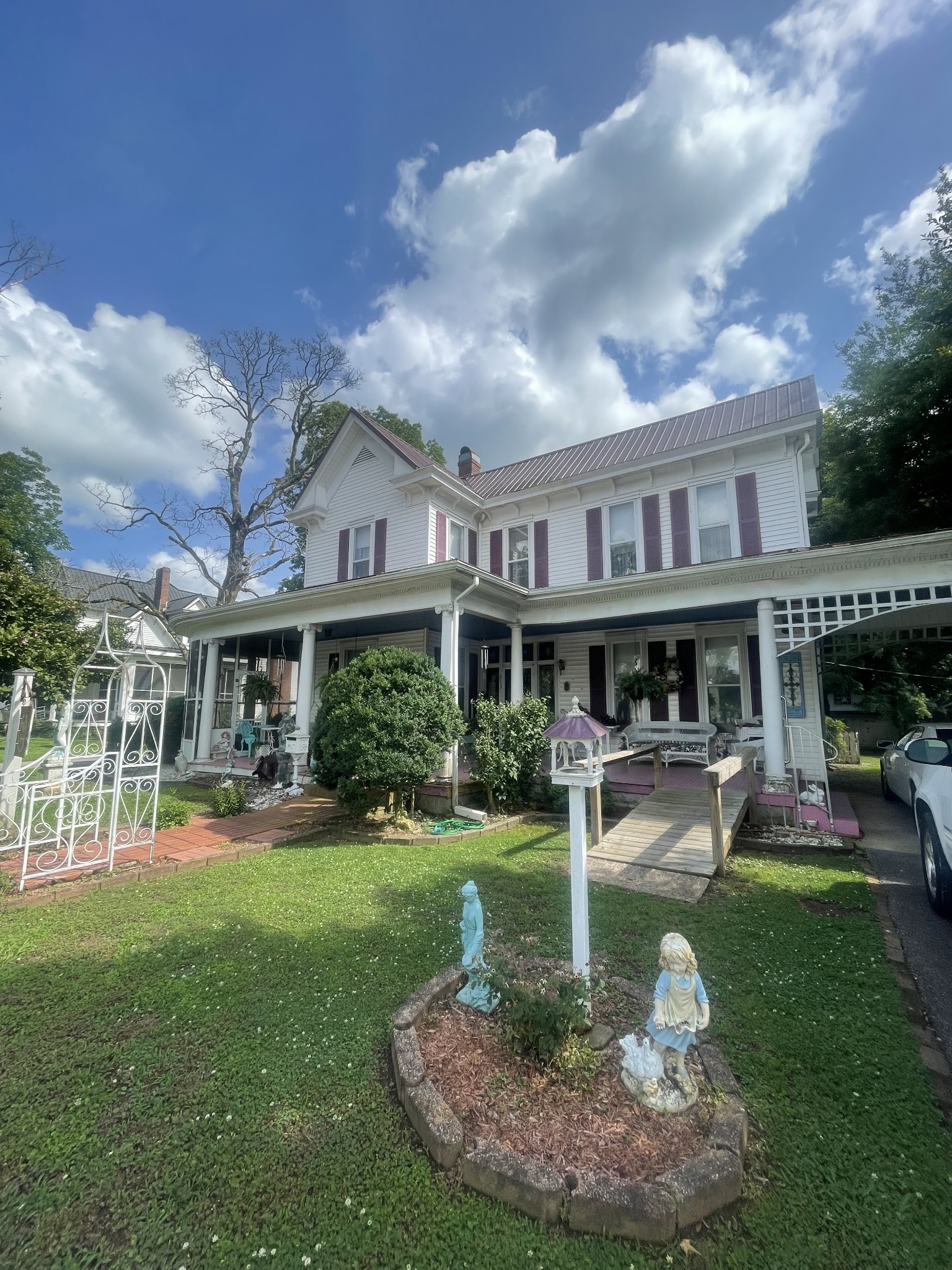 213 Pulaski St
