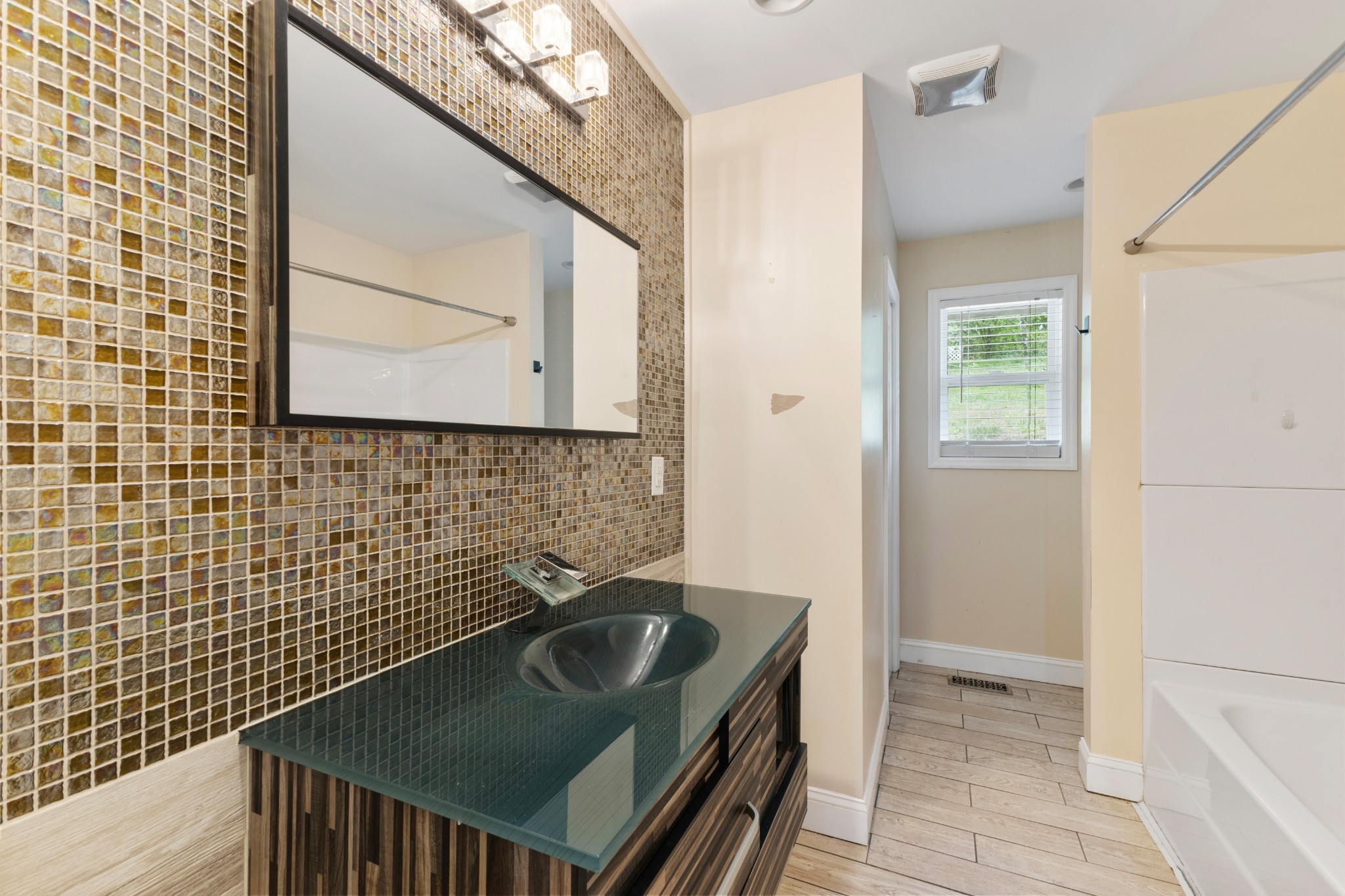 1040 Rustic Hills Dr Property Photo 14
