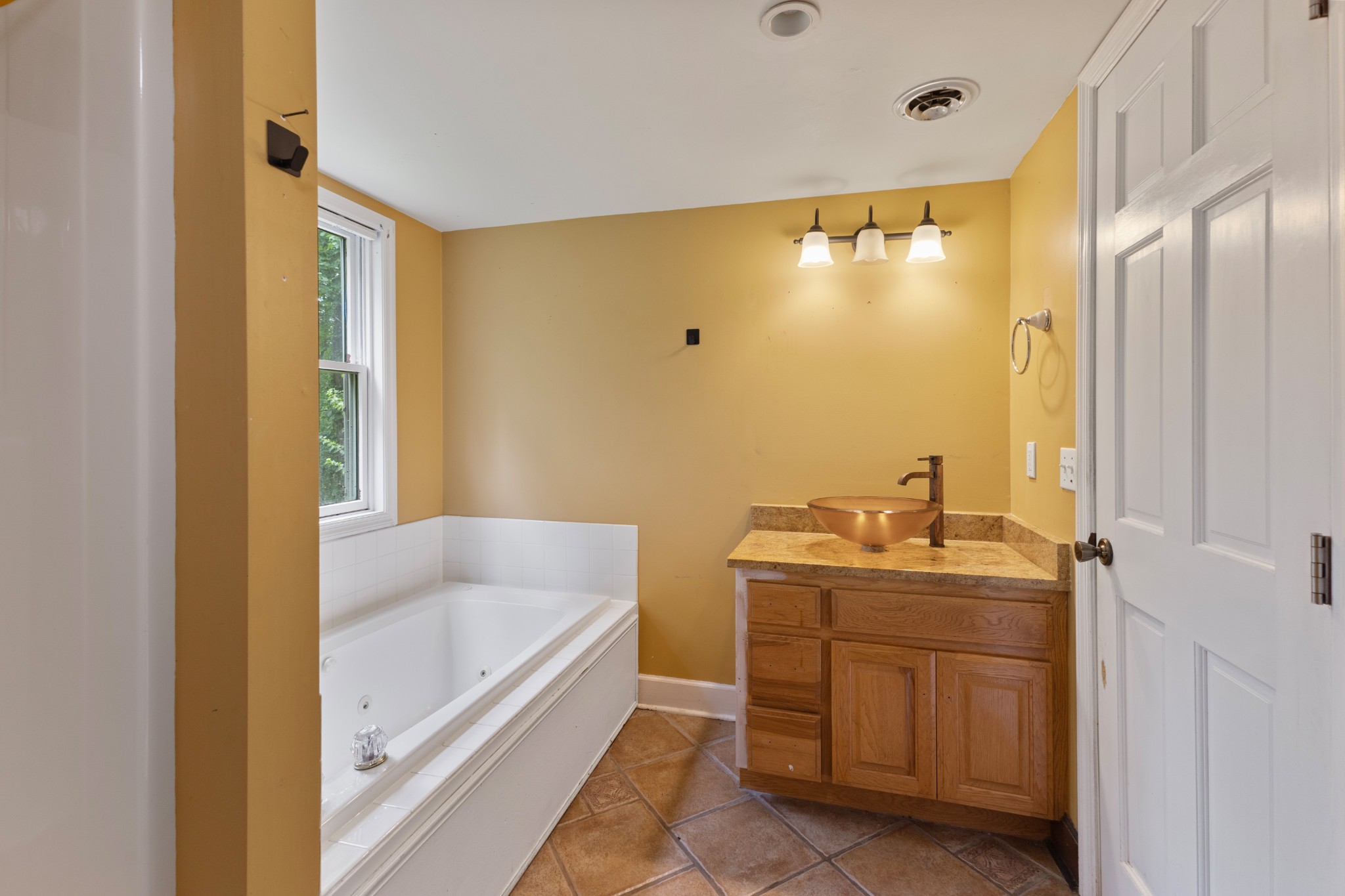 1040 Rustic Hills Dr Property Photo 23