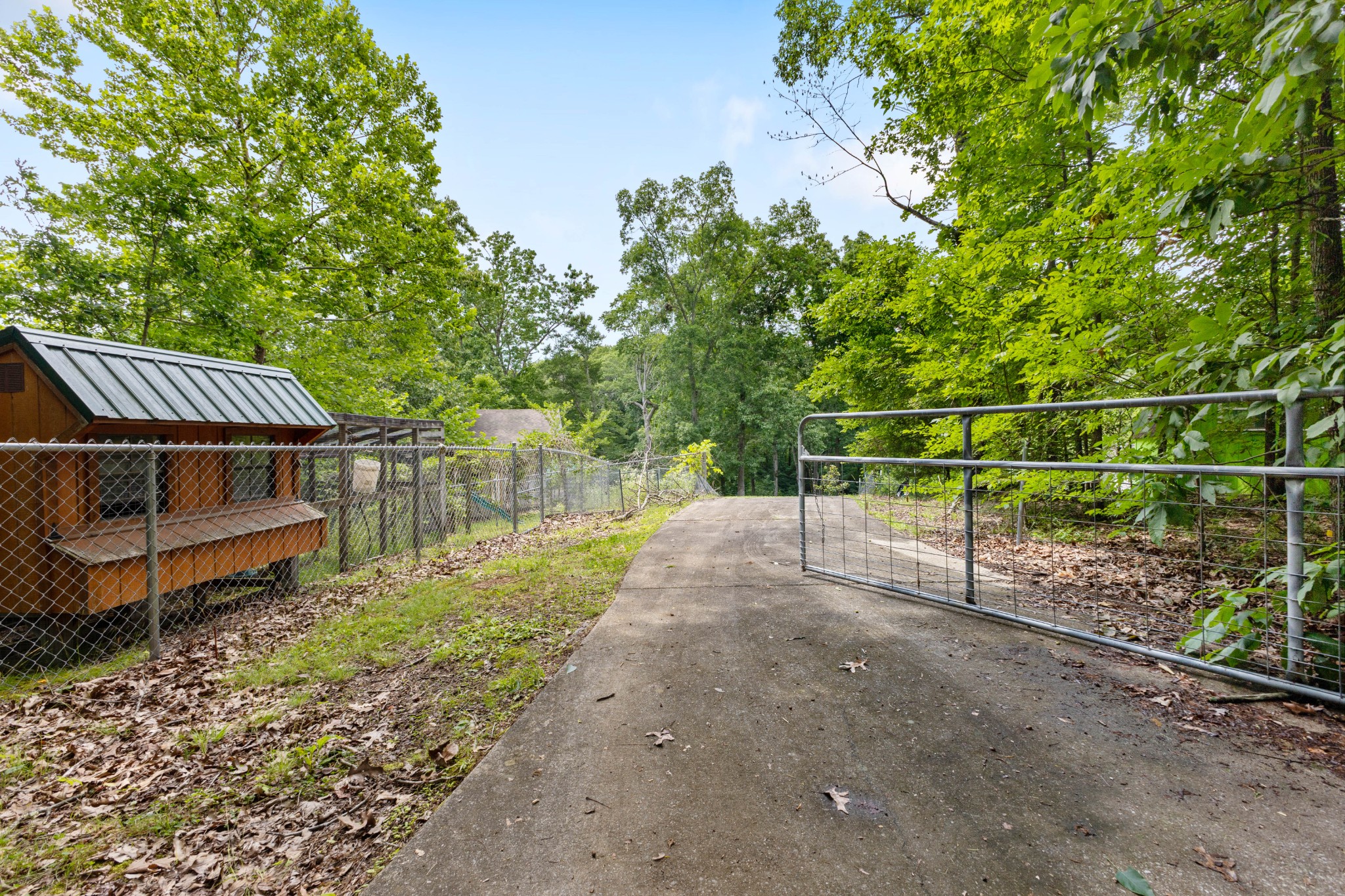 1040 Rustic Hills Dr Property Photo 32