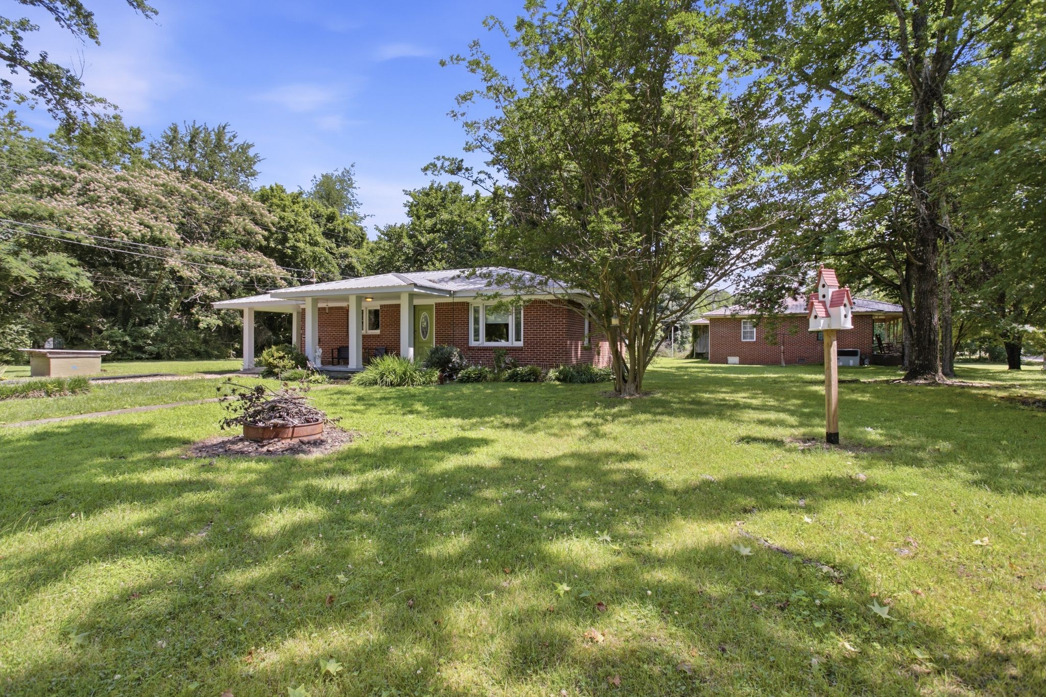 150 Toms Creek Rd Property Photo 1