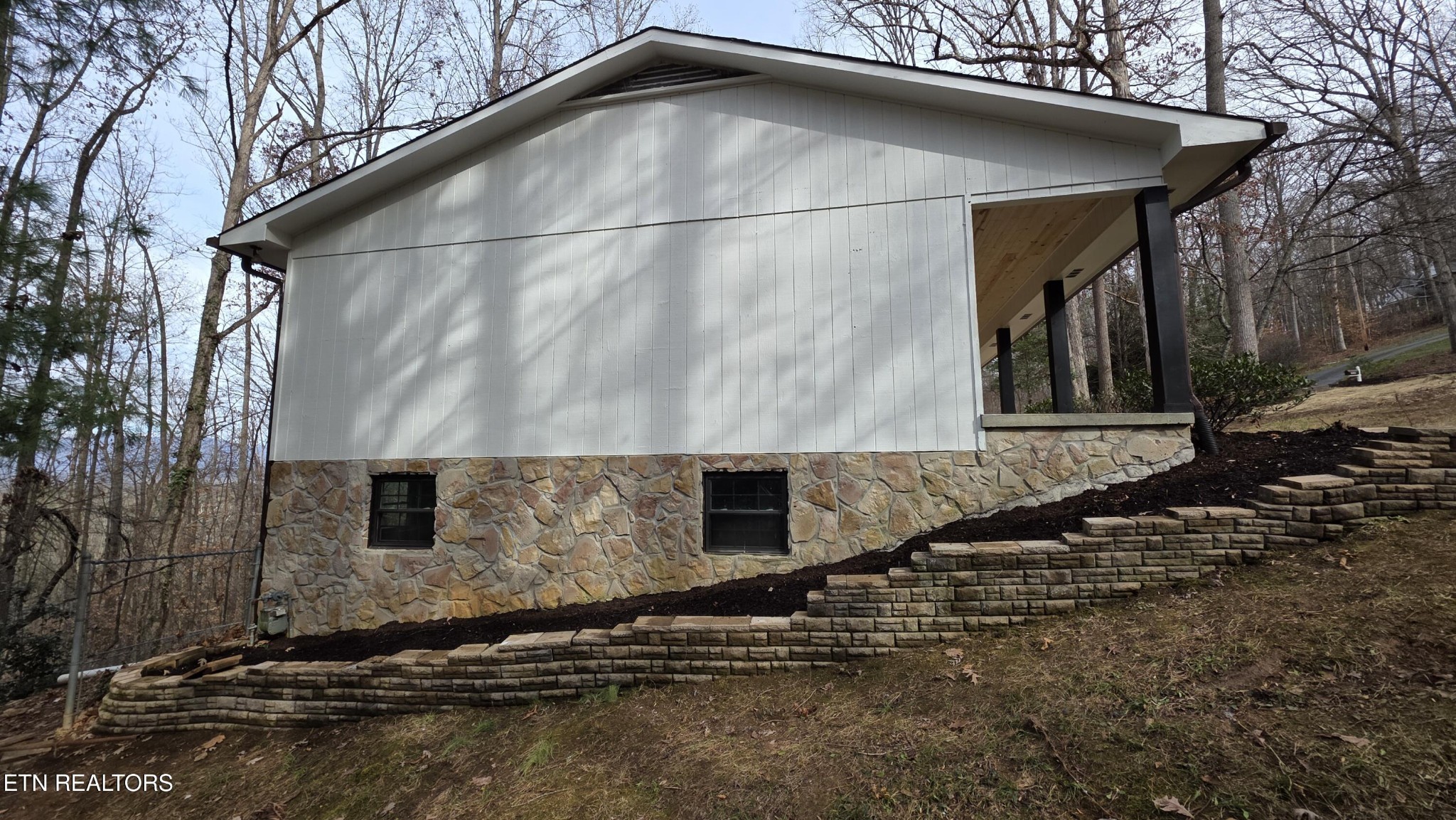 1135 W Outer Drive Property Photo 6