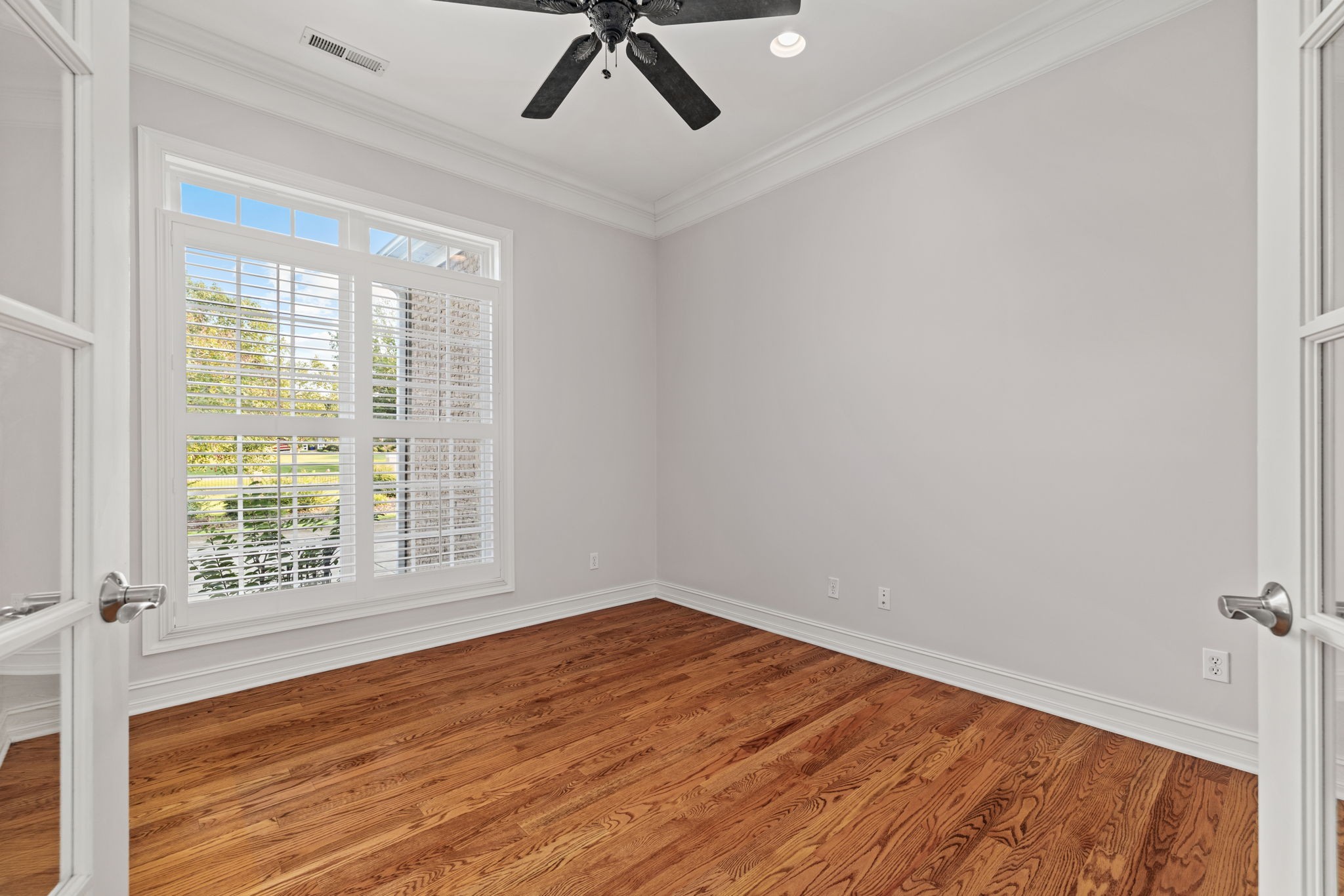 101 E Meadow Hill Dr Property Photo 14