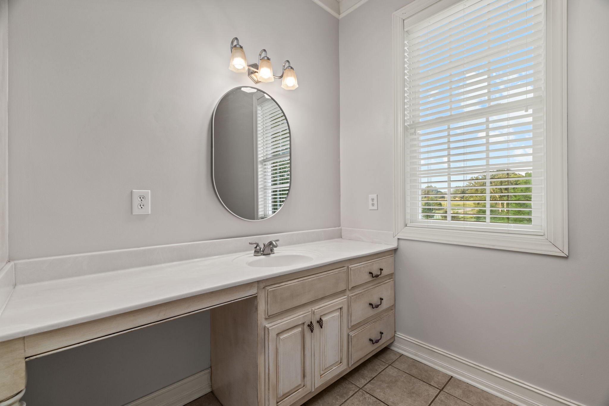 101 E Meadow Hill Dr Property Photo 38