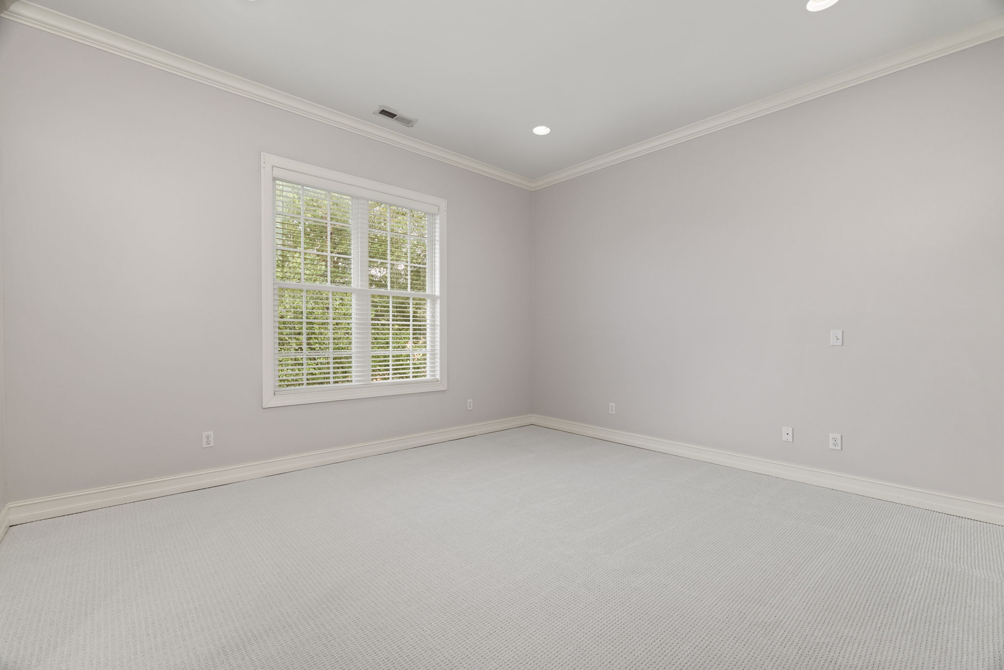 101 E Meadow Hill Dr Property Photo 39