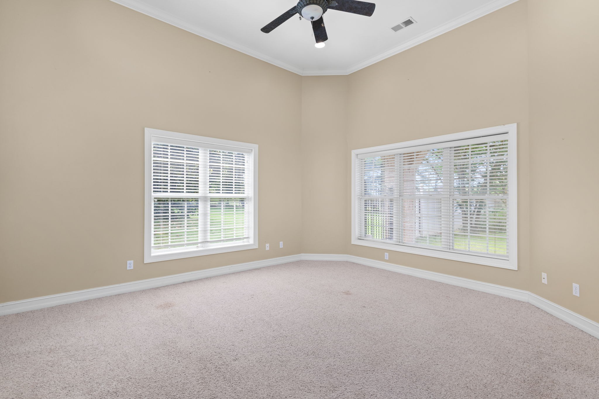 101 E Meadow Hill Dr Property Photo 56