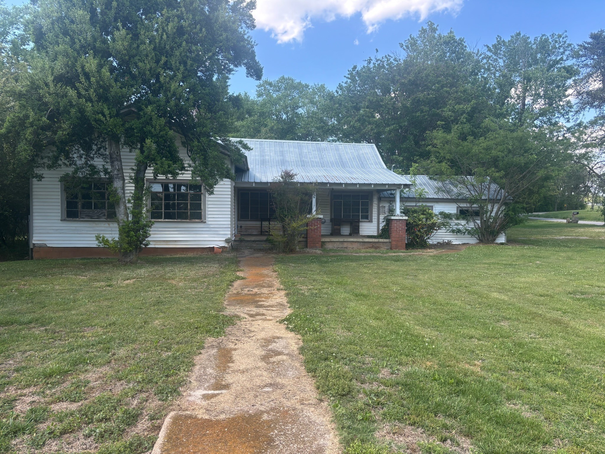 1717 Georgia Crossing Rd Property Photo 1