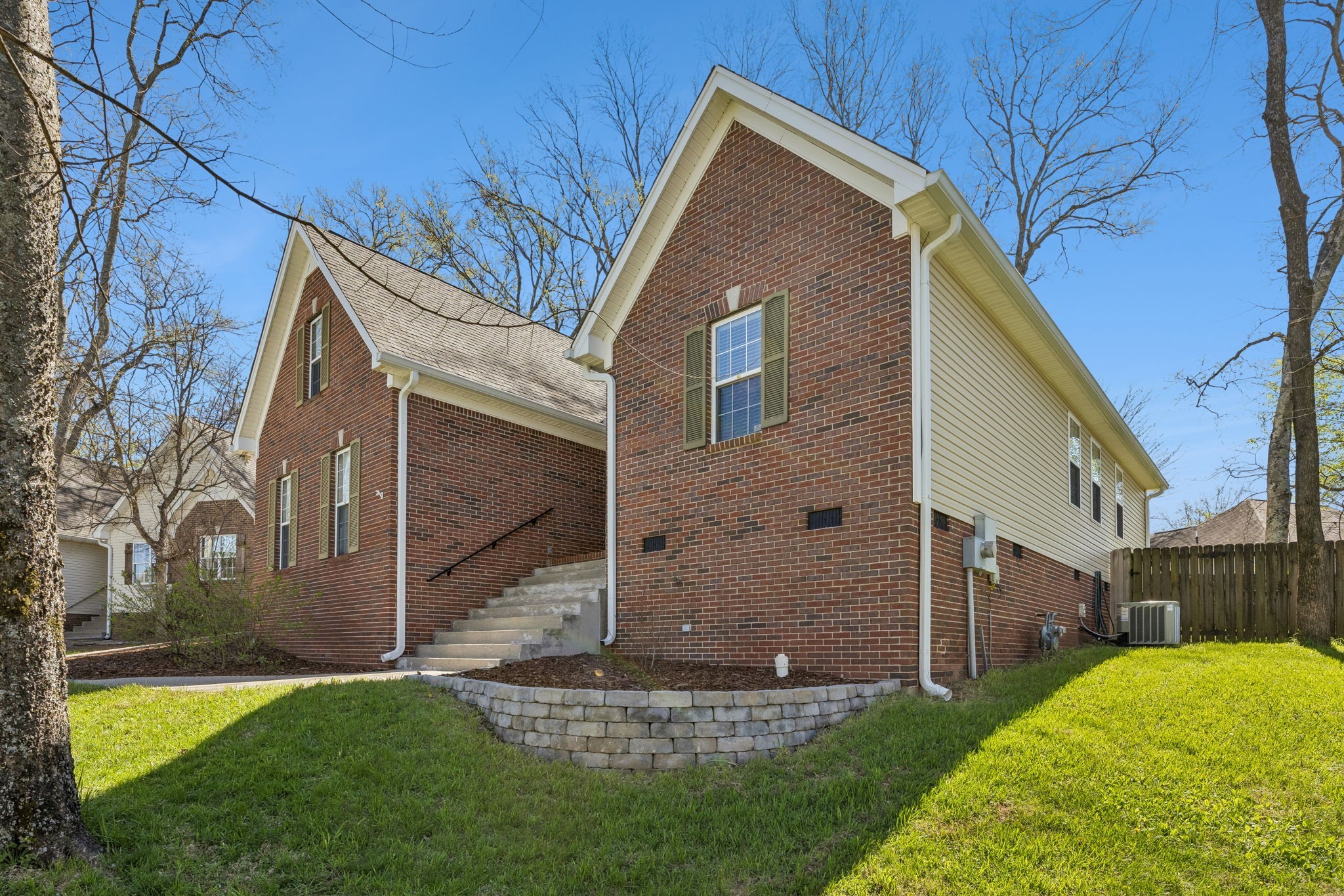 1615 Pacer Ct Property Photo 4