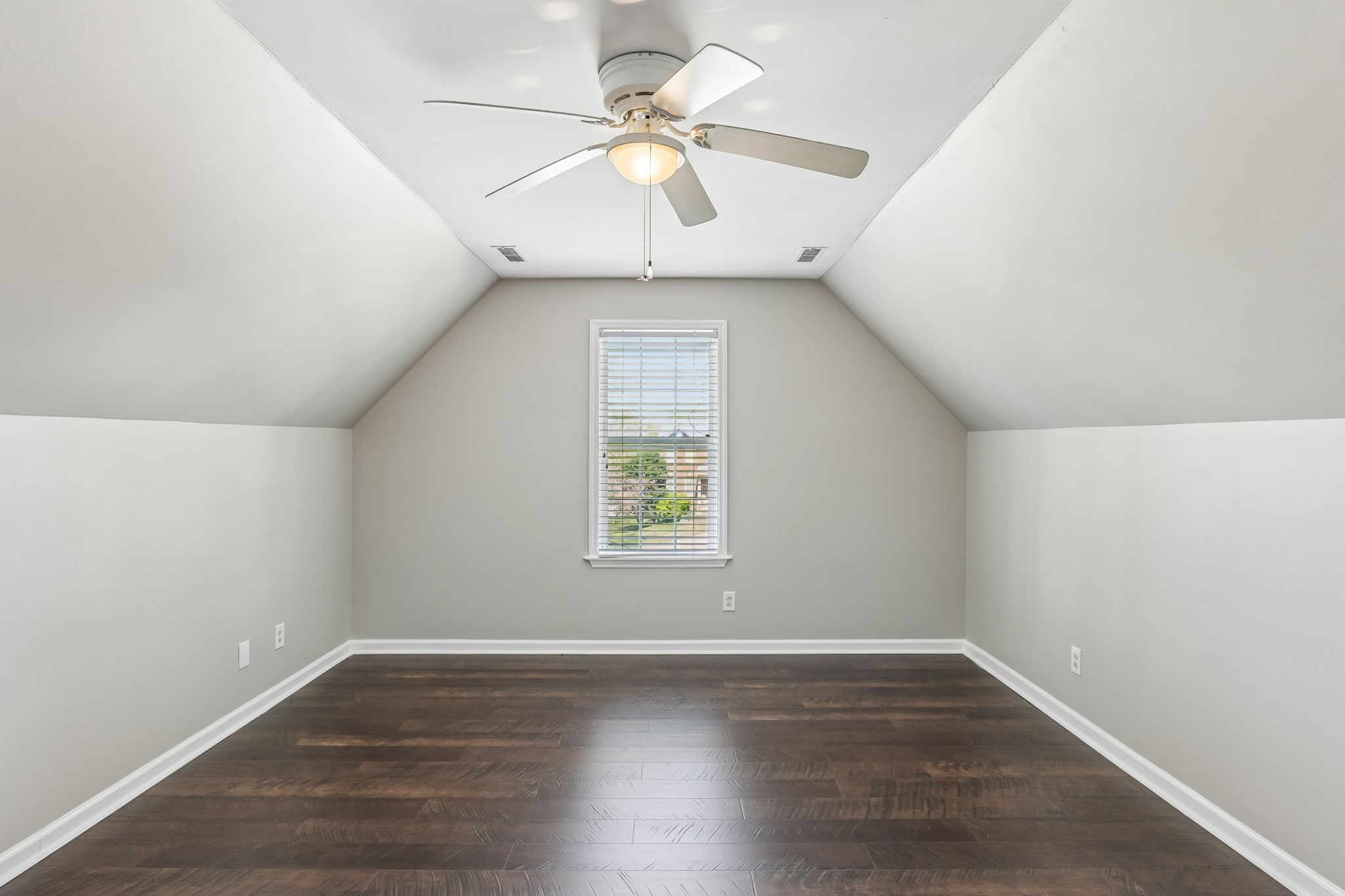 1615 Pacer Ct Property Photo 31