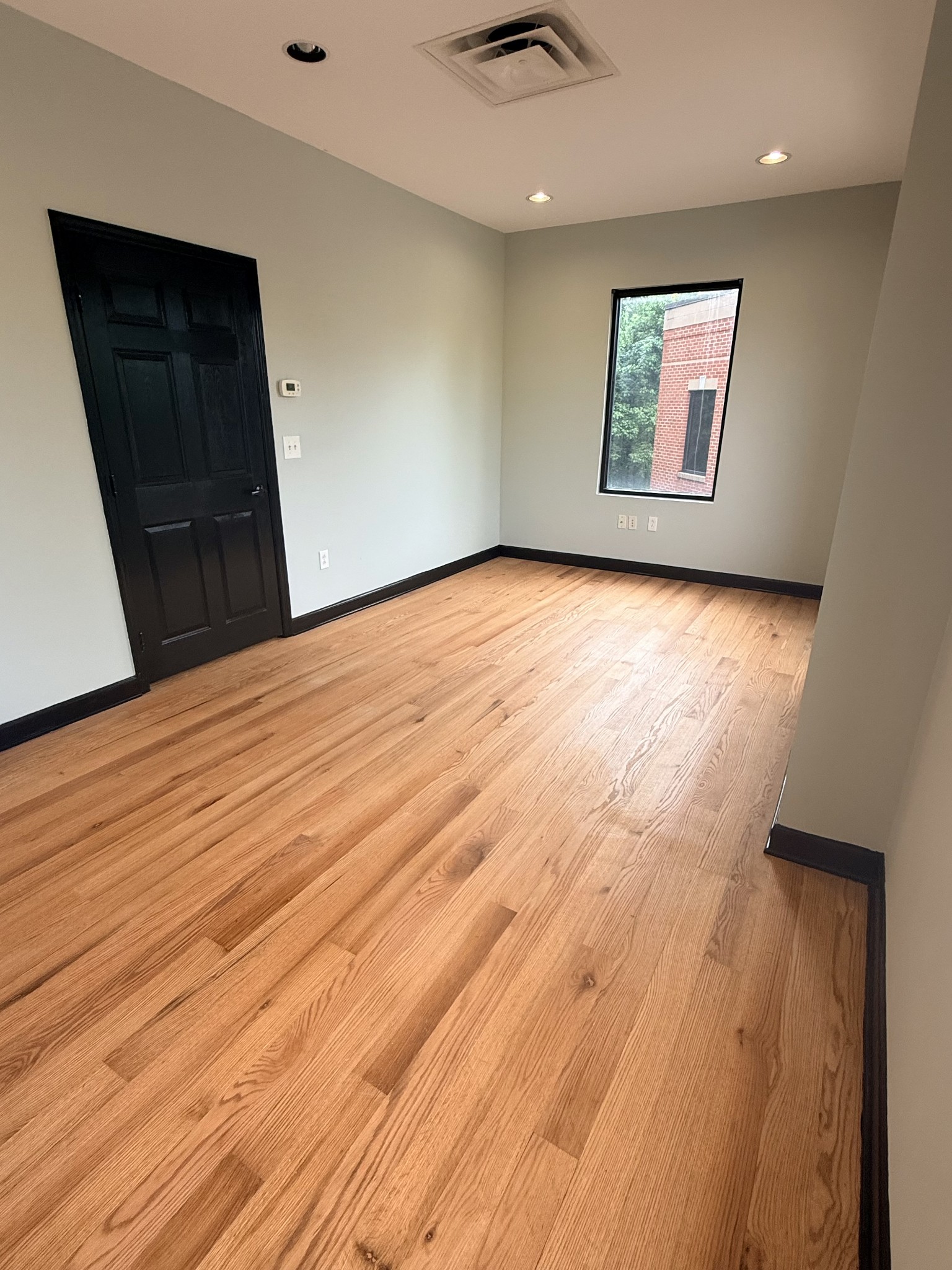 106 Mission Court Property Photo 3