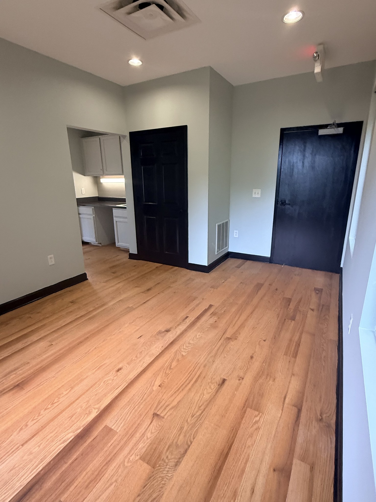 106 Mission Court Property Photo 7