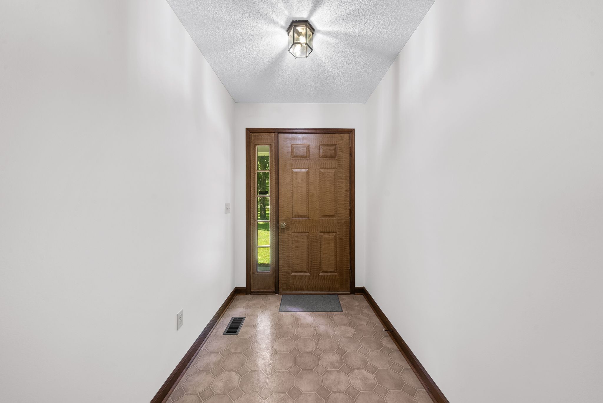 3155 W Division St Property Photo 12