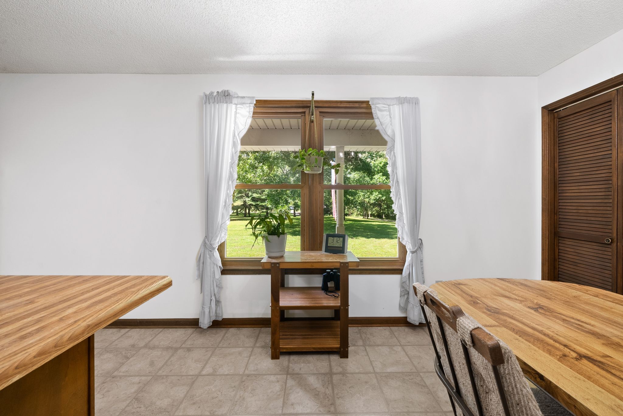 3155 W Division St Property Photo 15