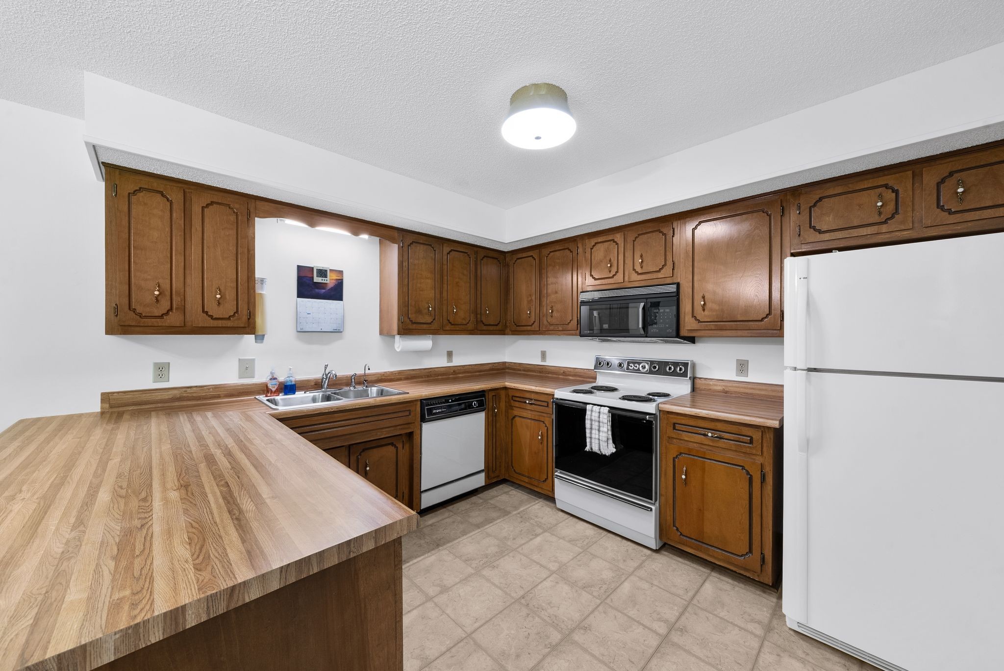 3155 W Division St Property Photo 16