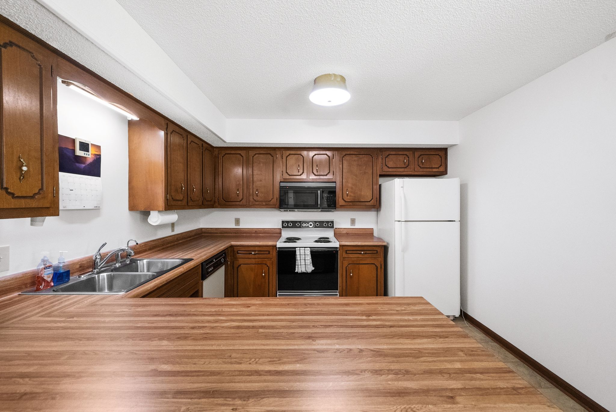 3155 W Division St Property Photo 18