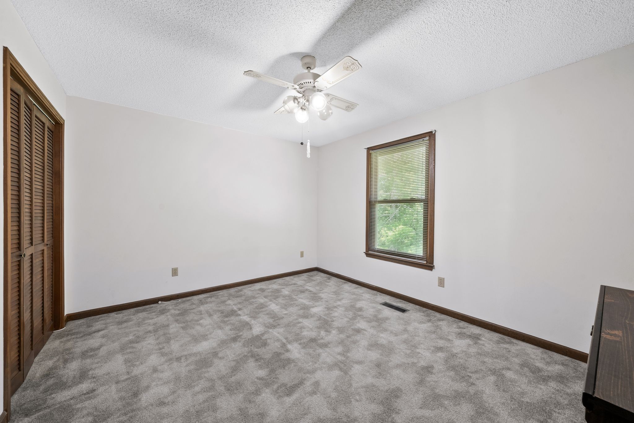 3155 W Division St Property Photo 20