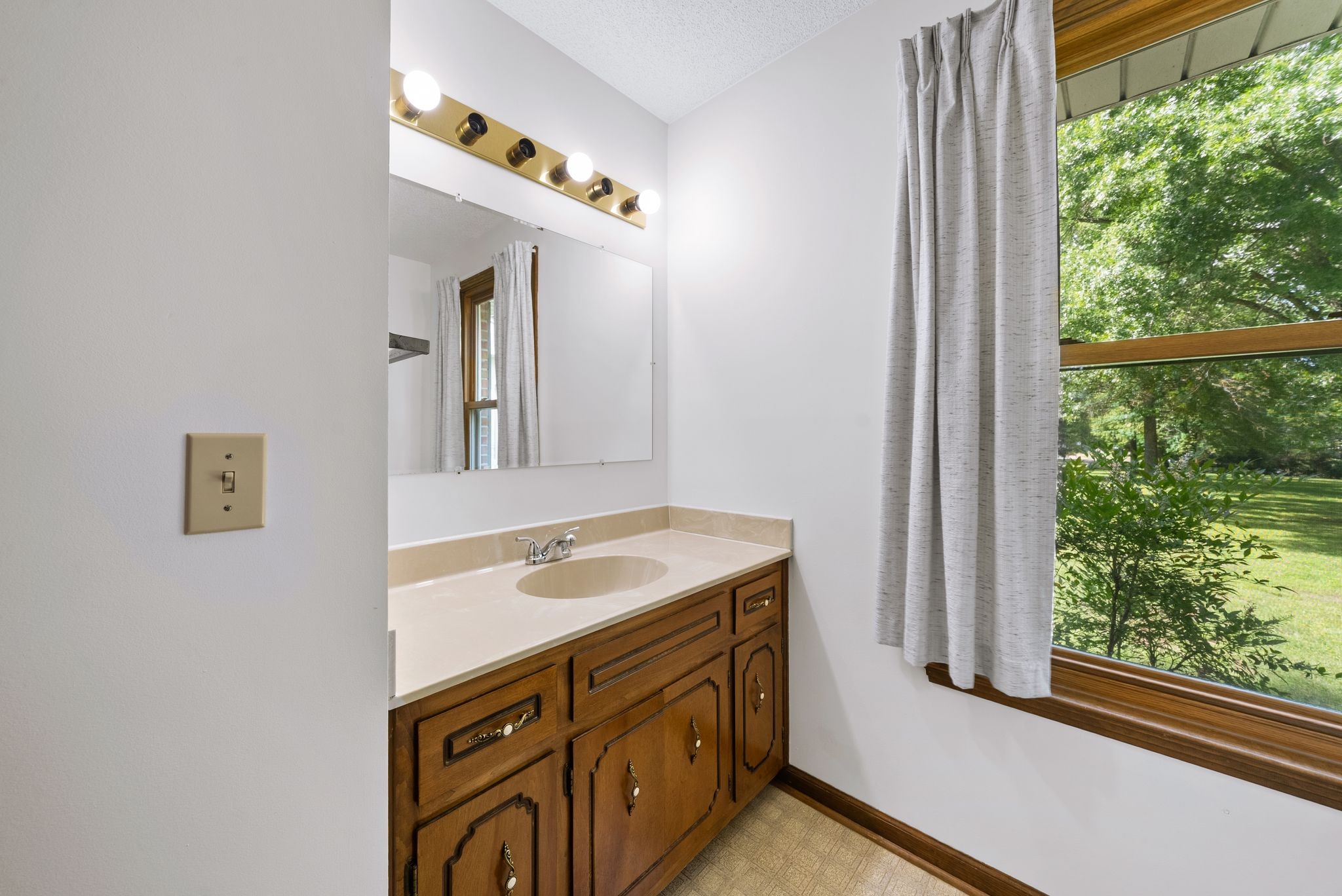 3155 W Division St Property Photo 29