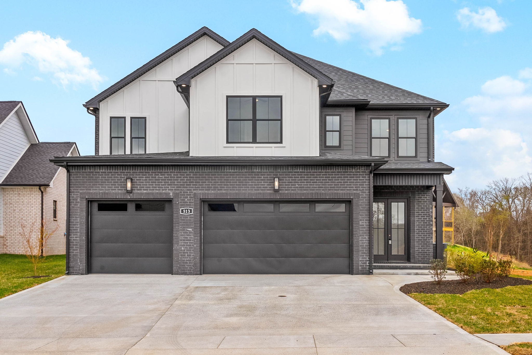 15 Rustling Oaks Ct
