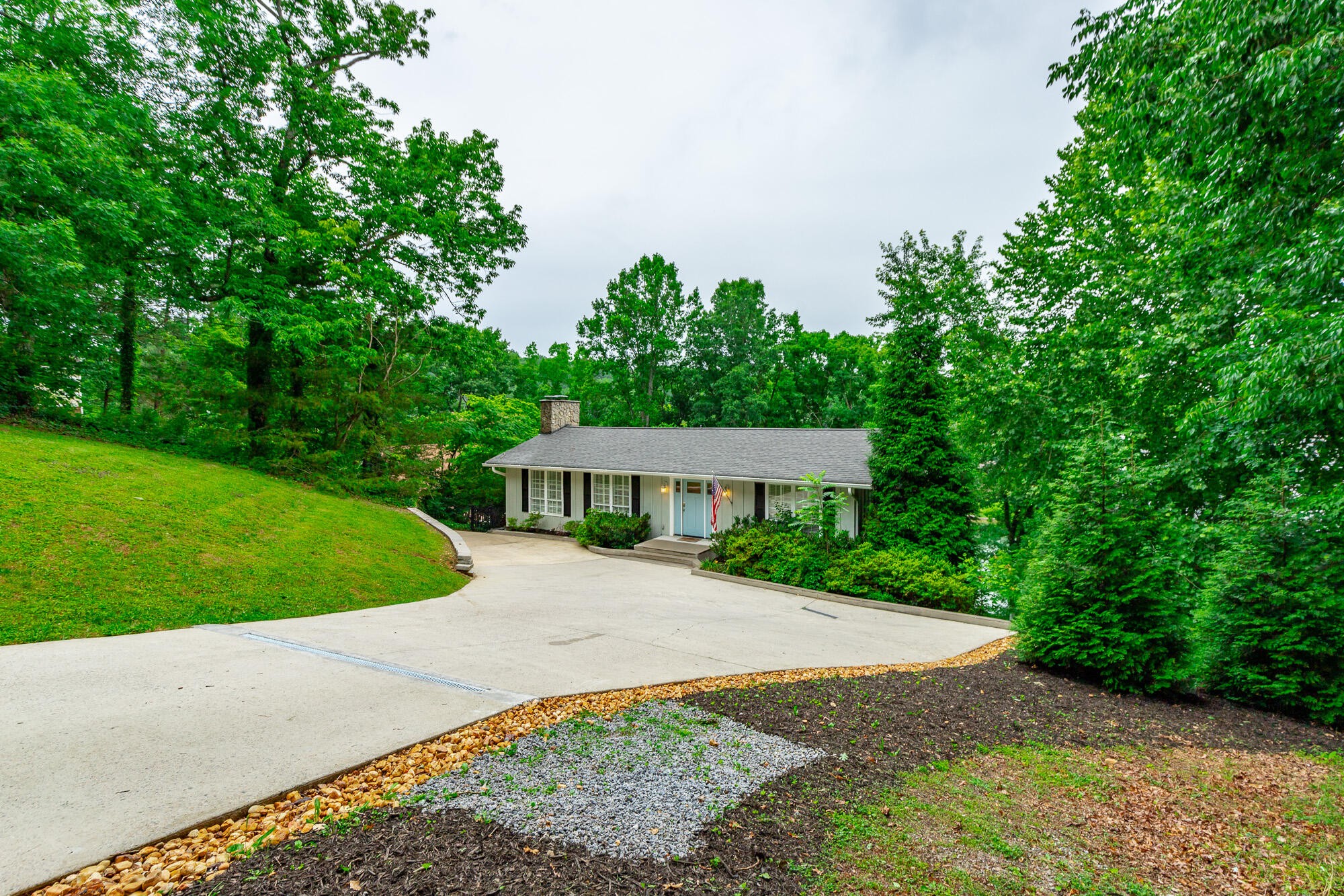 1043 Clift Cave Drive Property Photo 6