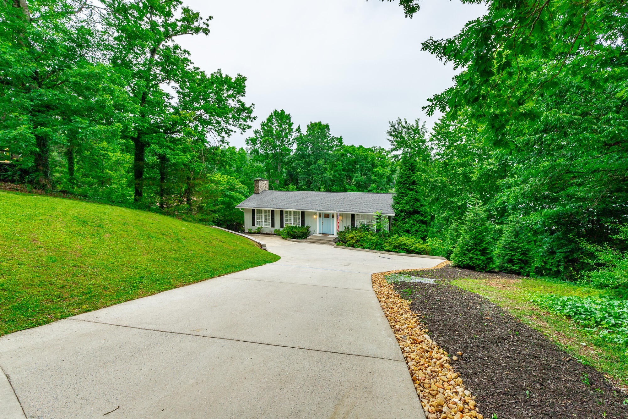 1043 Clift Cave Drive Property Photo 7